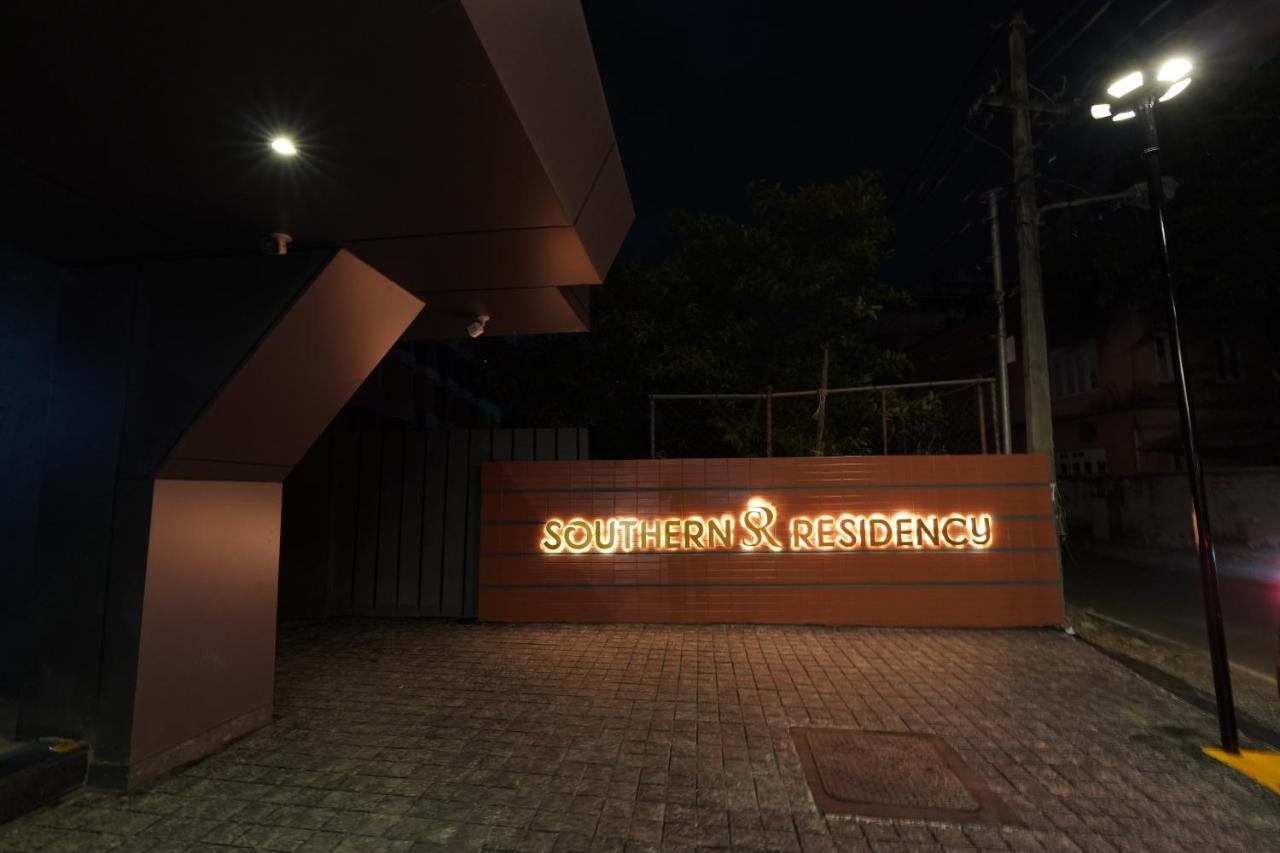 Southern Residency Kochi Esterno foto